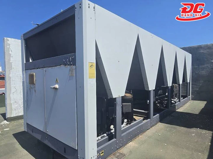 tháp giải nhiệt gió hoạt động bền bỉ