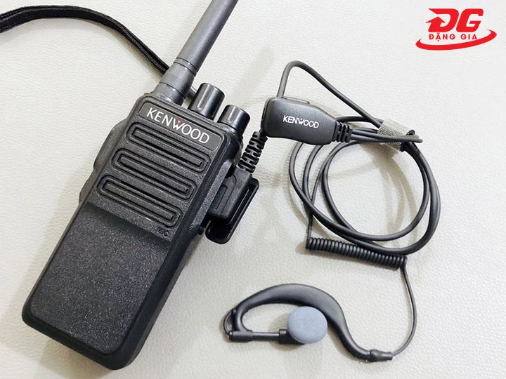 Bộ đàm có tai nghe