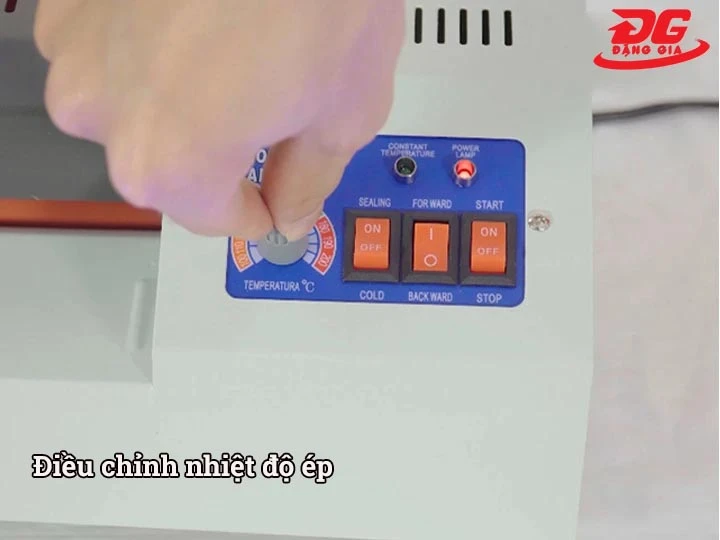 điều chỉnh nhiệt độ ép