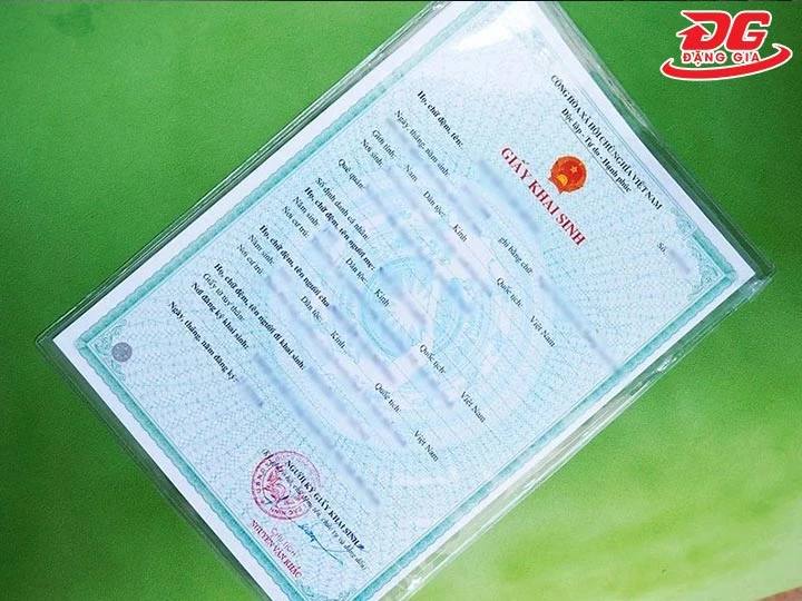 ép plastic giấy khai sinh