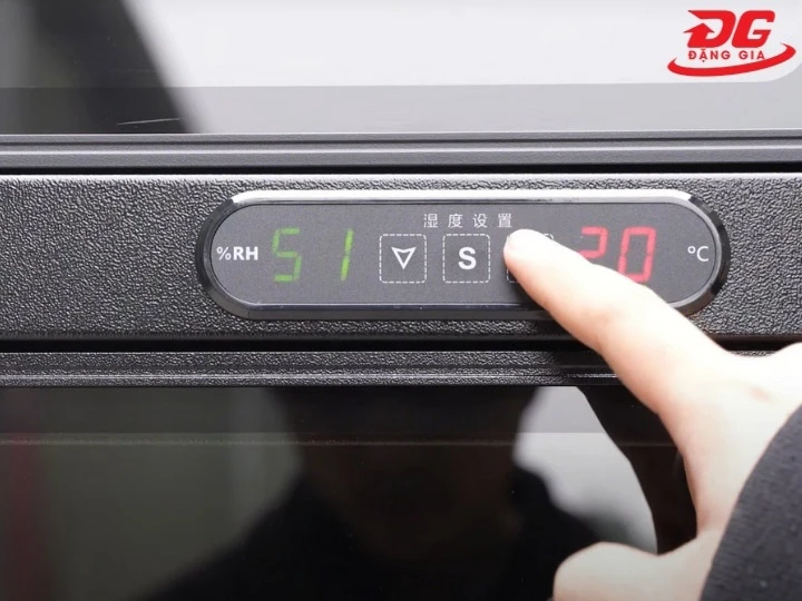 sử dụng Fujie DHC 800 (800 lít)