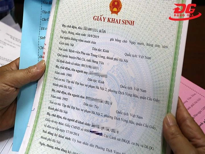 không ép plastic giấy khai sinh