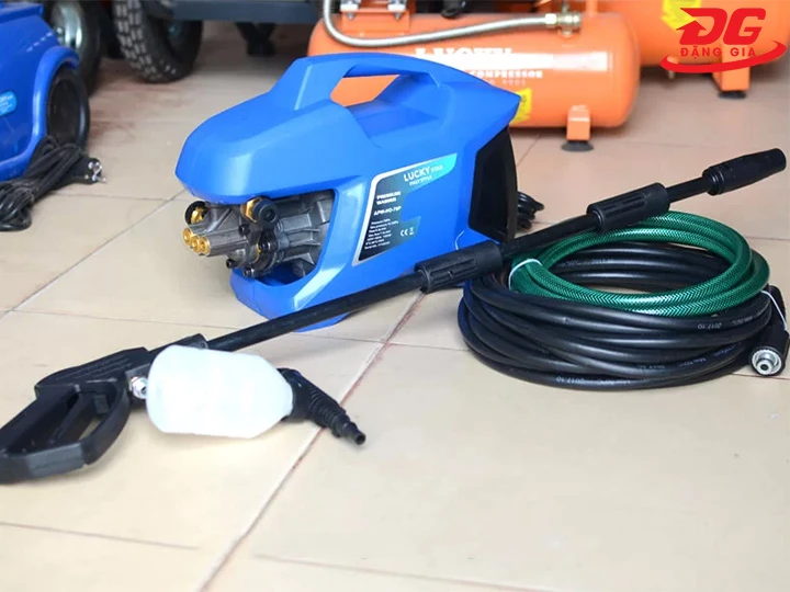 máy rửa xe Lucky Star