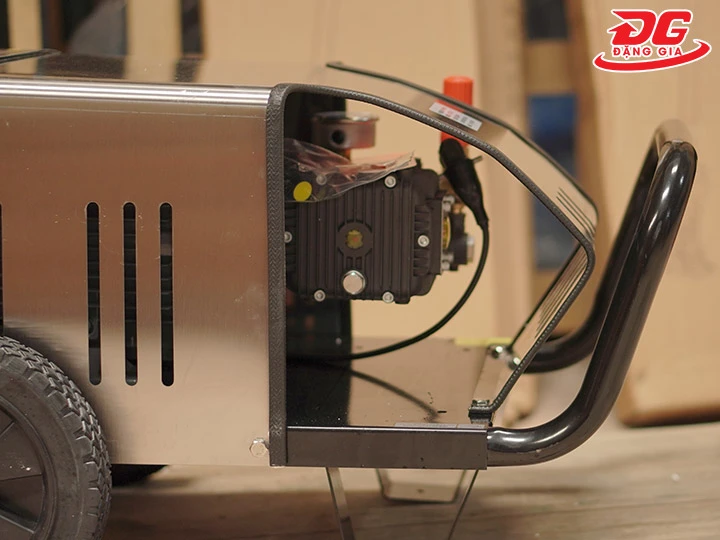 Máy xịt rửa xe Palada 20M32-5.5T4 siêu bền bỉ