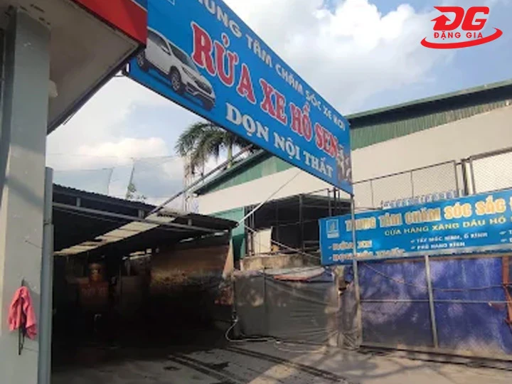 rửa xe long biên Hồ Sen