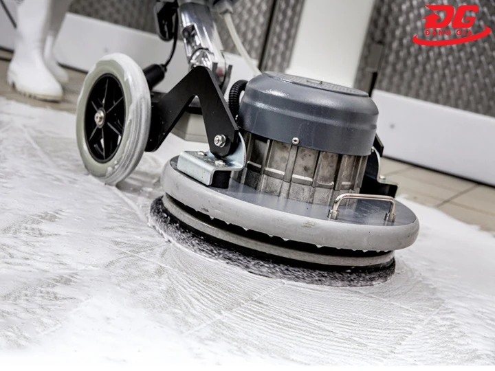 7+ Cách lau sàn nhà dính dầu mỡ: Nhanh gọn, Sáng bóng