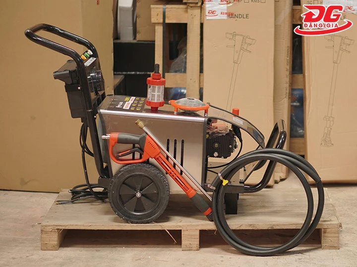 Máy xịt rửa xe Palada 20M32-5.5T4