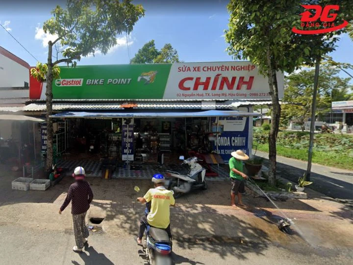 Tiệm rửa xe Hậu Giang Chính