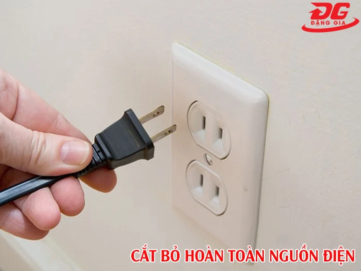 Cắt bỏ hoàn toàn nguồn điện