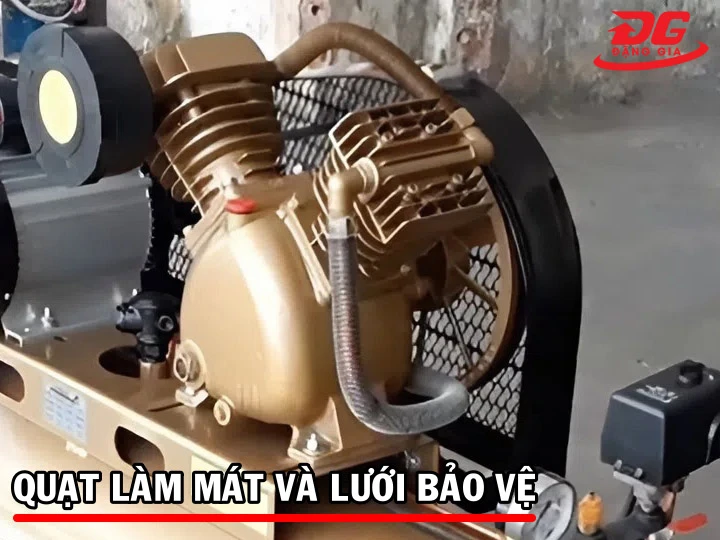 Quạt làm mát và lưới bảo vệ máy nén khí chạy dầu Pegasus TM-W-2.0/12.5-500L