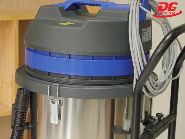 Dây điện, phích cắm quá tải