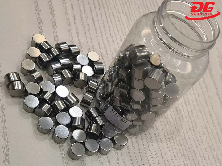 kim loại cứng nhất hợp kim Cobalt-Chrome