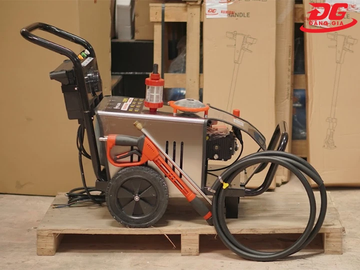 Máy xịt rửa xe Palada 20M32-5.5T4