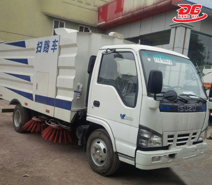 Xe quét đường Isuzu 3,7 khối