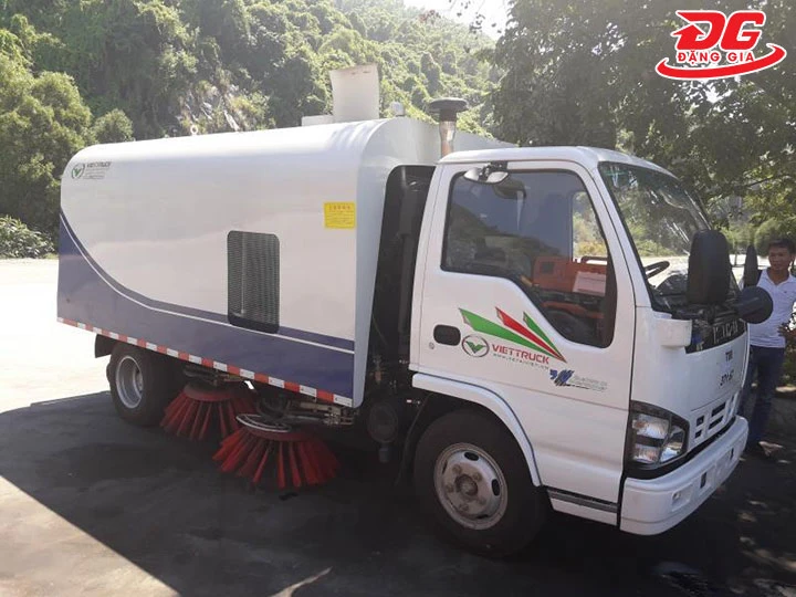 Xe quét rác Isuzu 4 khối