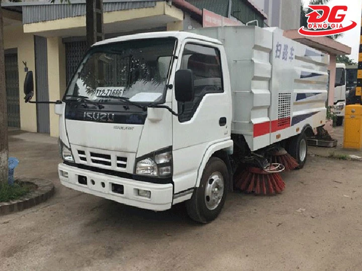 Xe quét rác 7 khối Isuzu