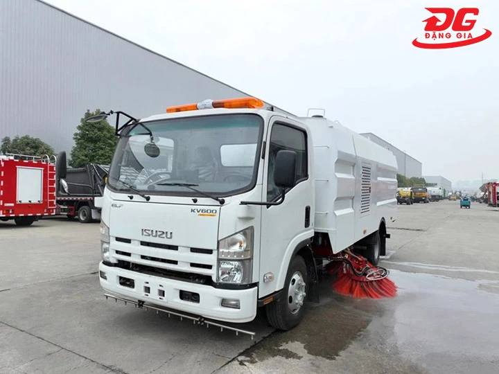 Xe quét rác Isuzu 9 loại khối