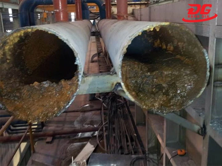 Cáu cặn tháp giải nhiệt gây nguy cơ tắc nghẽn