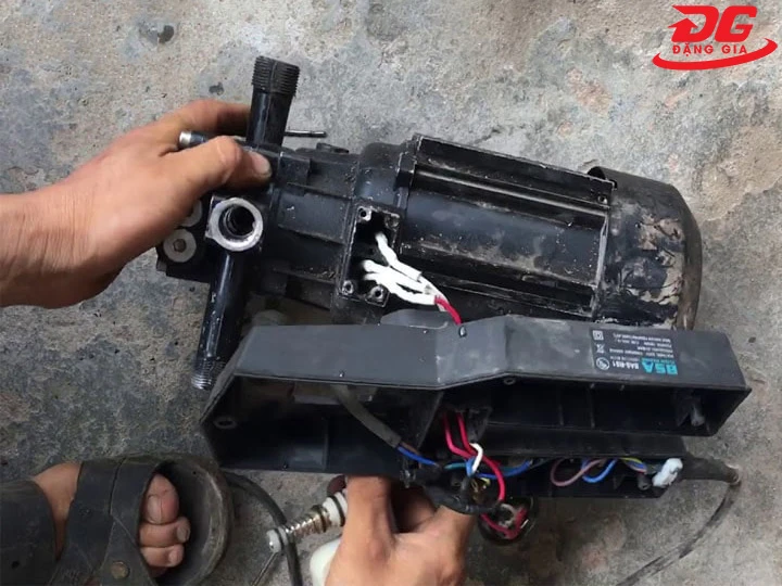 lưu ý khi thay đầu bơm máy rửa xe mini gia đình