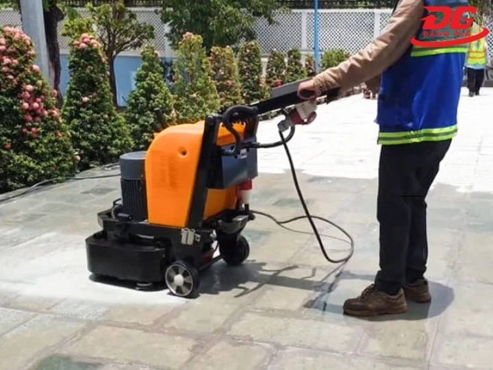 Máy mài sàn bê tông K12 A6 (có biến tần) có khả năng mài ướt hiệu quả