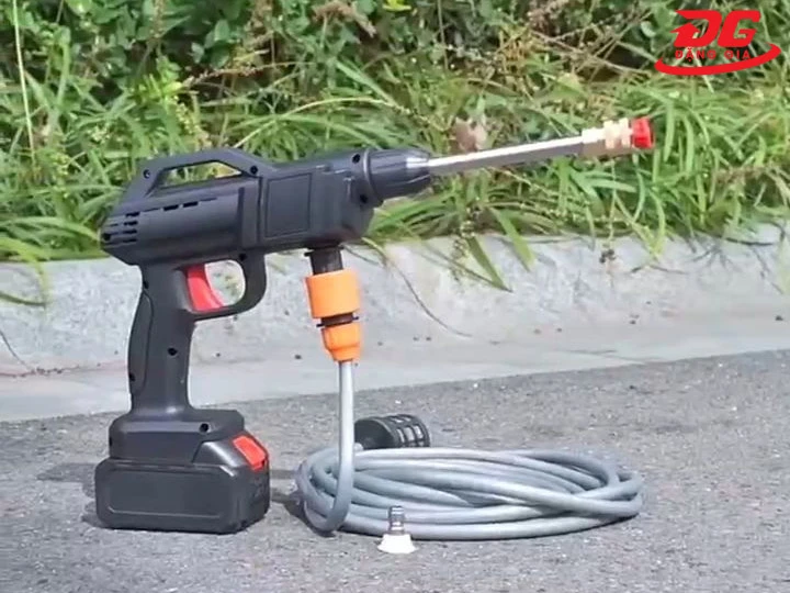 Máy rửa xe 24V nhỏ gọn