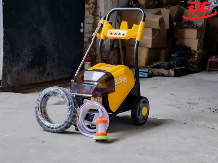 Chọn máy rửa xe mới giá tốt