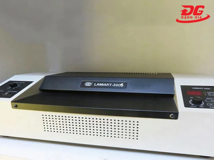 Máy ép nhựa khổ giấy A1 Lamiart 3205