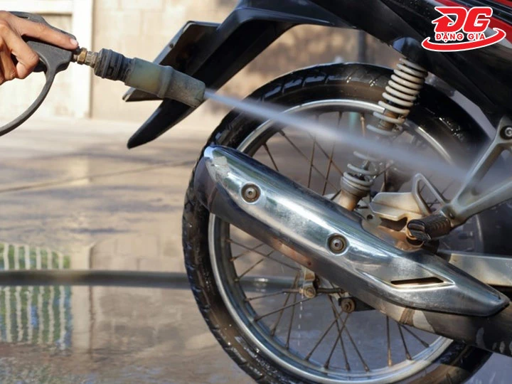 Rửa xe máy Trường Giang