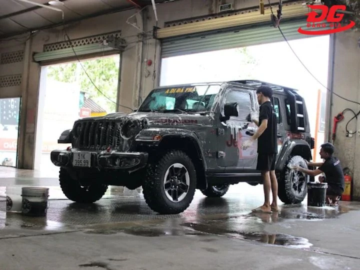 Tiệm rửa xe Vĩnh Long Auto 239