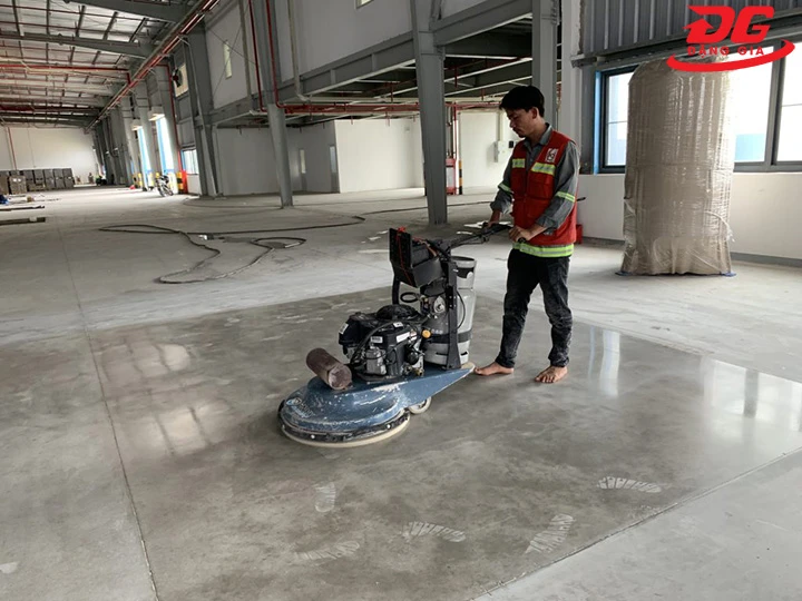 thi công sàn bê tông mài nhám đòi hỏi kỹ thuật cao