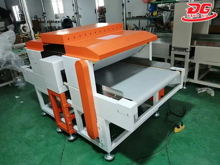 Máy dò kim loại băng tải SK-630