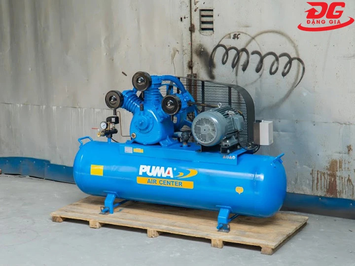 bình chứa máy nén khí Puma 8kg công nghiệp khá cồng kềnh