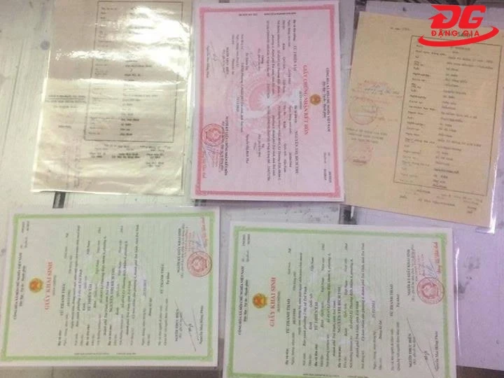 giấy ép Plastic bảo vệ các tài liệu