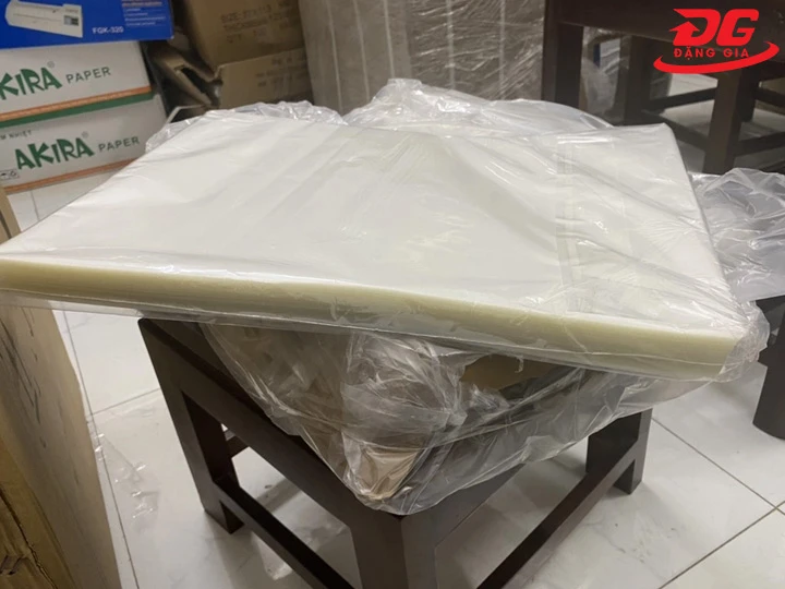 Giấy ép Plastic A1