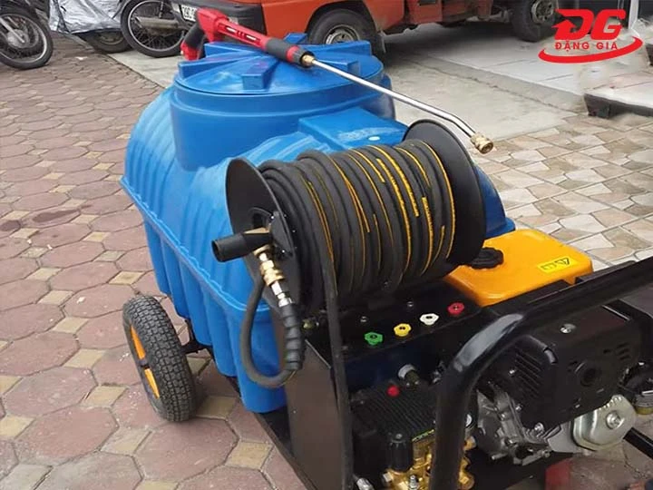 Máy rửa xe cao áp Lutian 3WZ-300T áp lực phun khỏe