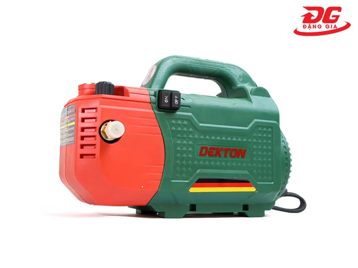 máy rửa xe Dekton bền