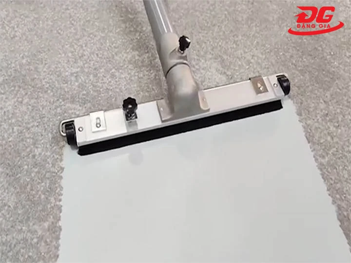 Máy hút bụi Kumisai KMS 300 hút sạch nhanh