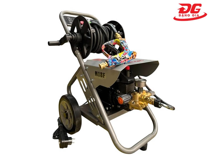 Máy rửa xe Reload thiết kế chắc chắn