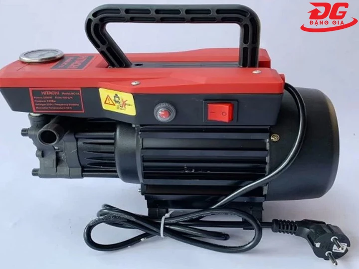 Máy xịt rửa xe Hitachi MRX120C