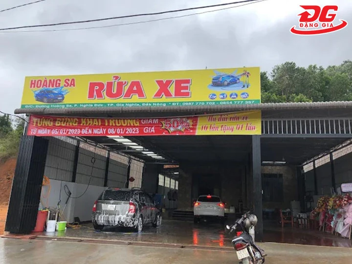 Rửa xe Hoàng Sa