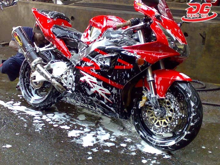 Tiệm rửa xe AUTO 888