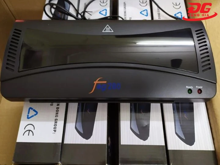 Máy ép plastic Cần Thơ FEG