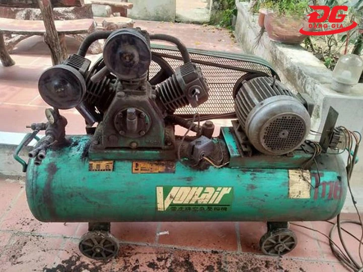 Máy nén khí bị xì hơi do quá cũ 