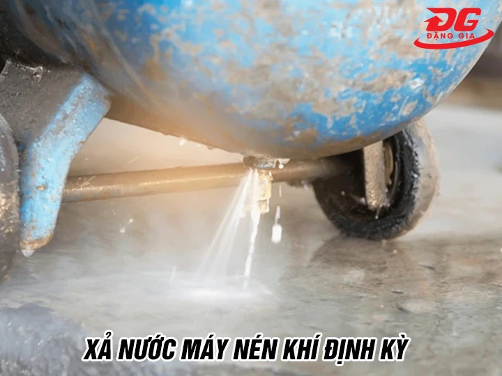 Xả nước máy nén khí bị xì hơi