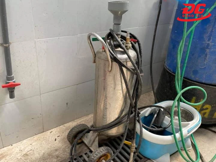 bình bọt tuyết cũ chi phí thấp