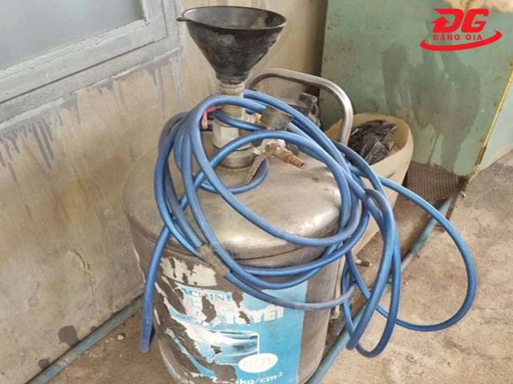 Dễ mua phải bình đã bị tráo đổi phụ tùng