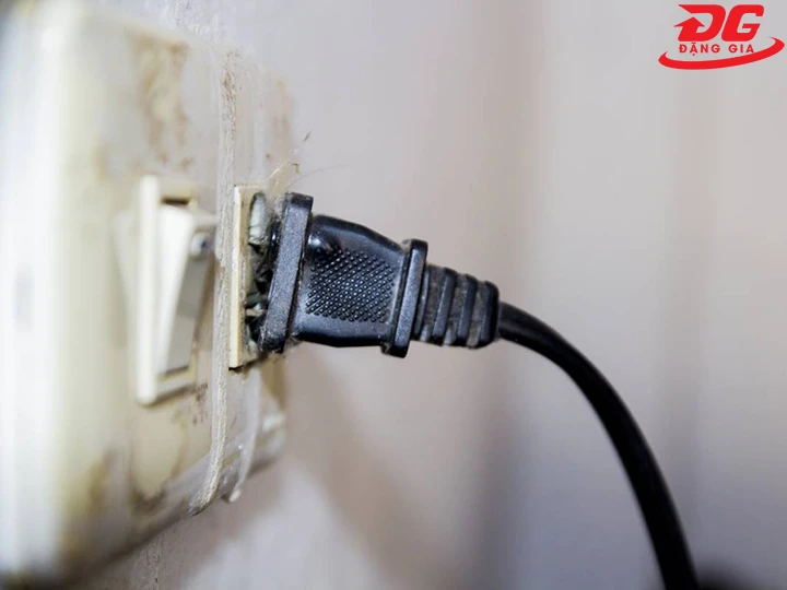 nguồn cấp điện không đảm bảo