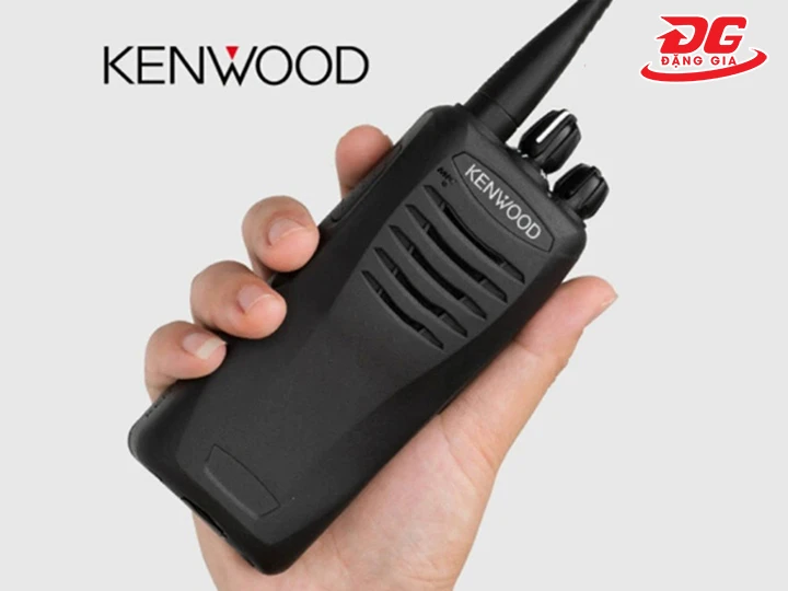 thiết kế của máy bộ đàm Kenwood TK2407