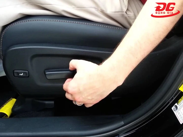 máy nén khí ô tô giúp nâng hạ ghế ô tô