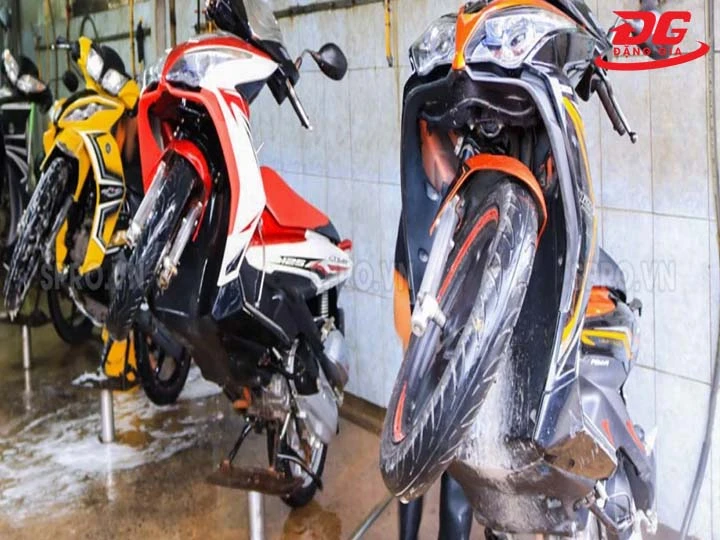 Rửa xe máy Hoàng Yêu